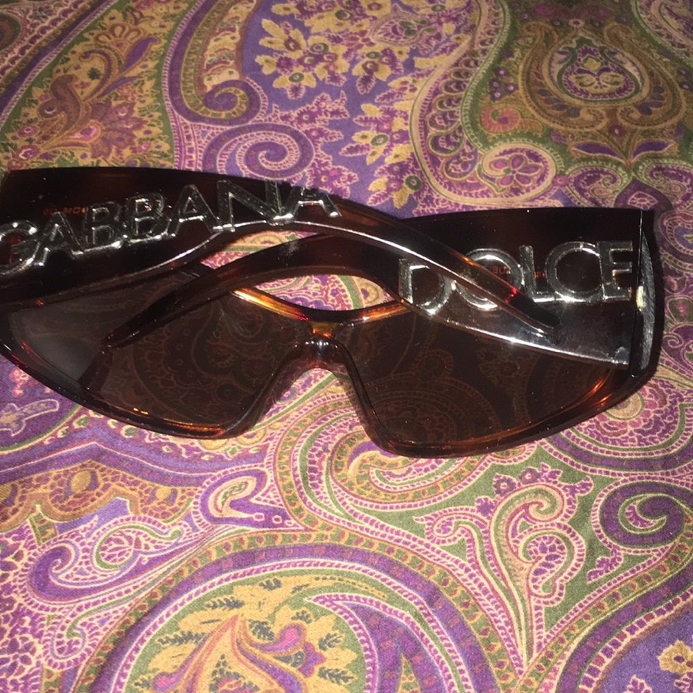 Sunglasses - Picture 2 of 5